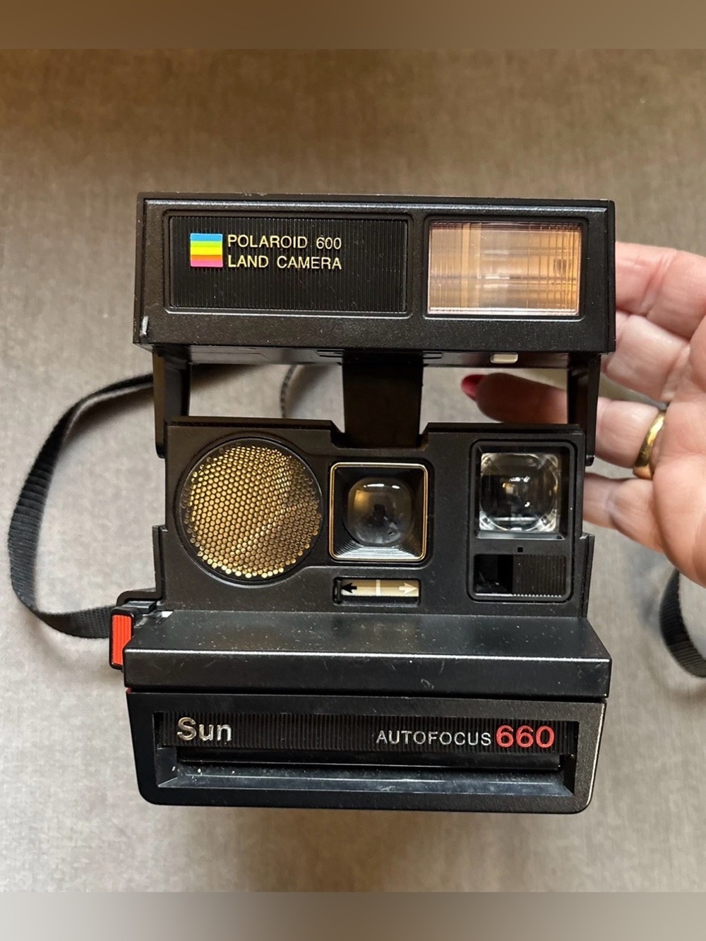 1981-1983 Vintage Polaroid Land Sun Auto Focus 660 Instant Camera Untested